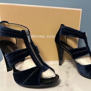 Michael Kors Berkeley t-strap blue velvet heels - size 7